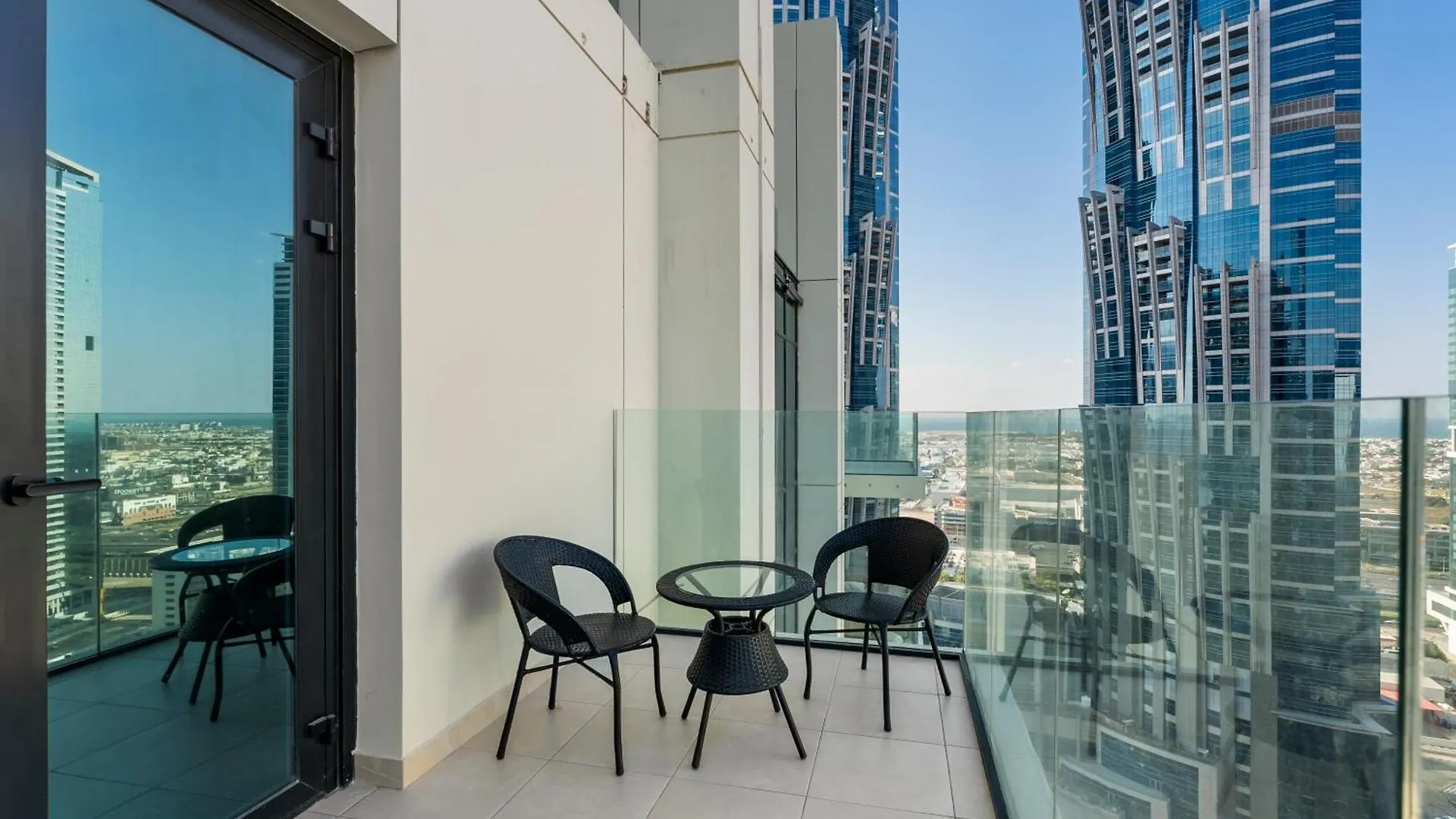 شقة Lux 2Br In Missoni Tower - 5 Mins To Burj Khalifa دبي