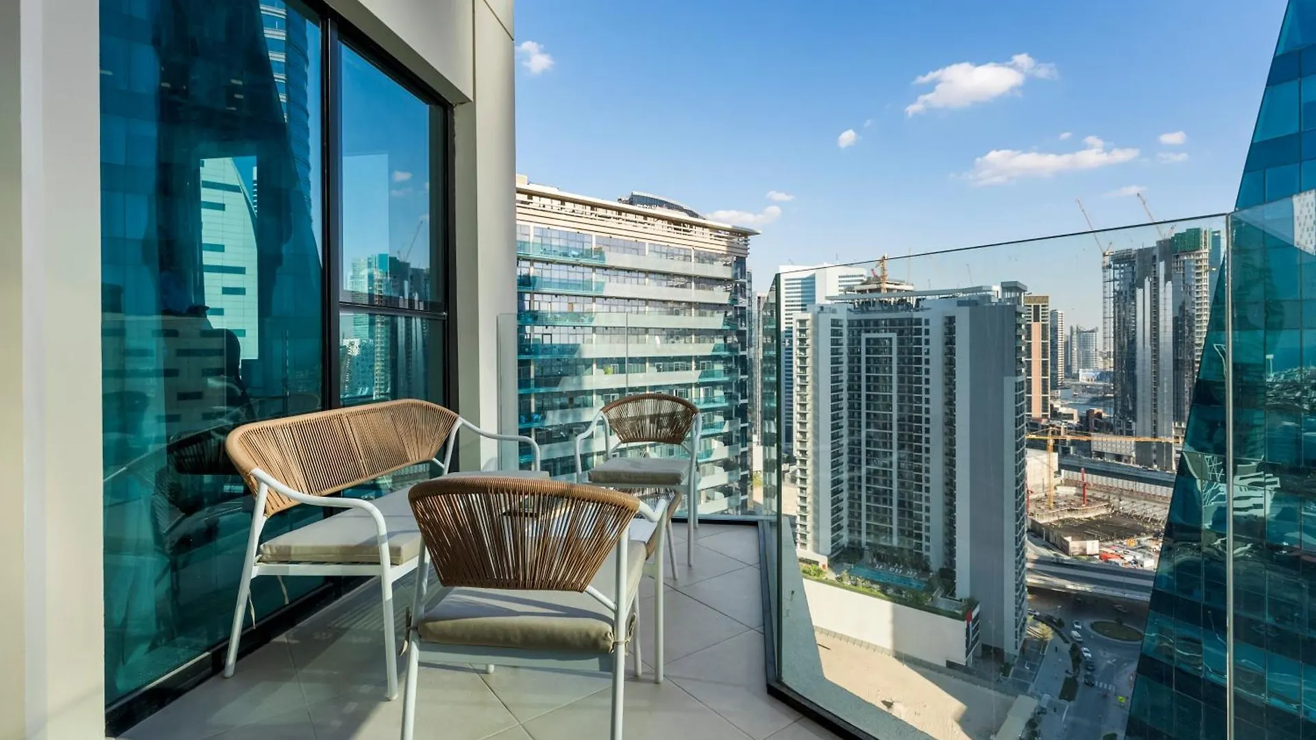 شقة Lux 2Br In Missoni Tower - 5 Mins To Burj Khalifa دبي 0*,