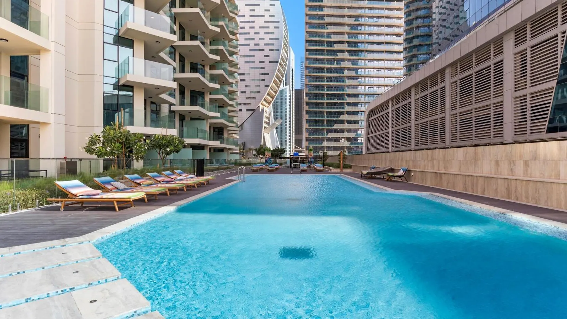 شقة Lux 2Br In Missoni Tower - 5 Mins To Burj Khalifa دبي