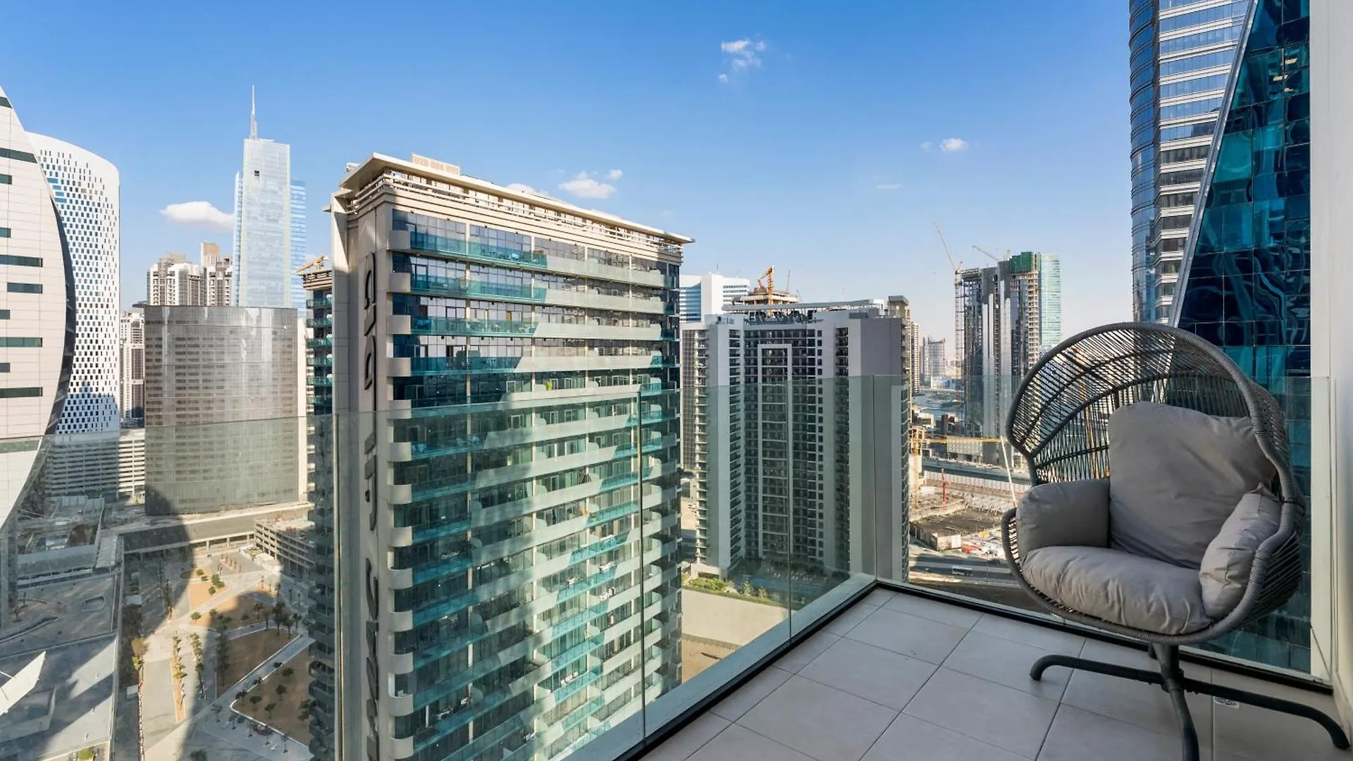 شقة Lux 2Br In Missoni Tower - 5 Mins To Burj Khalifa دبي الإمارات العربية المتحدة